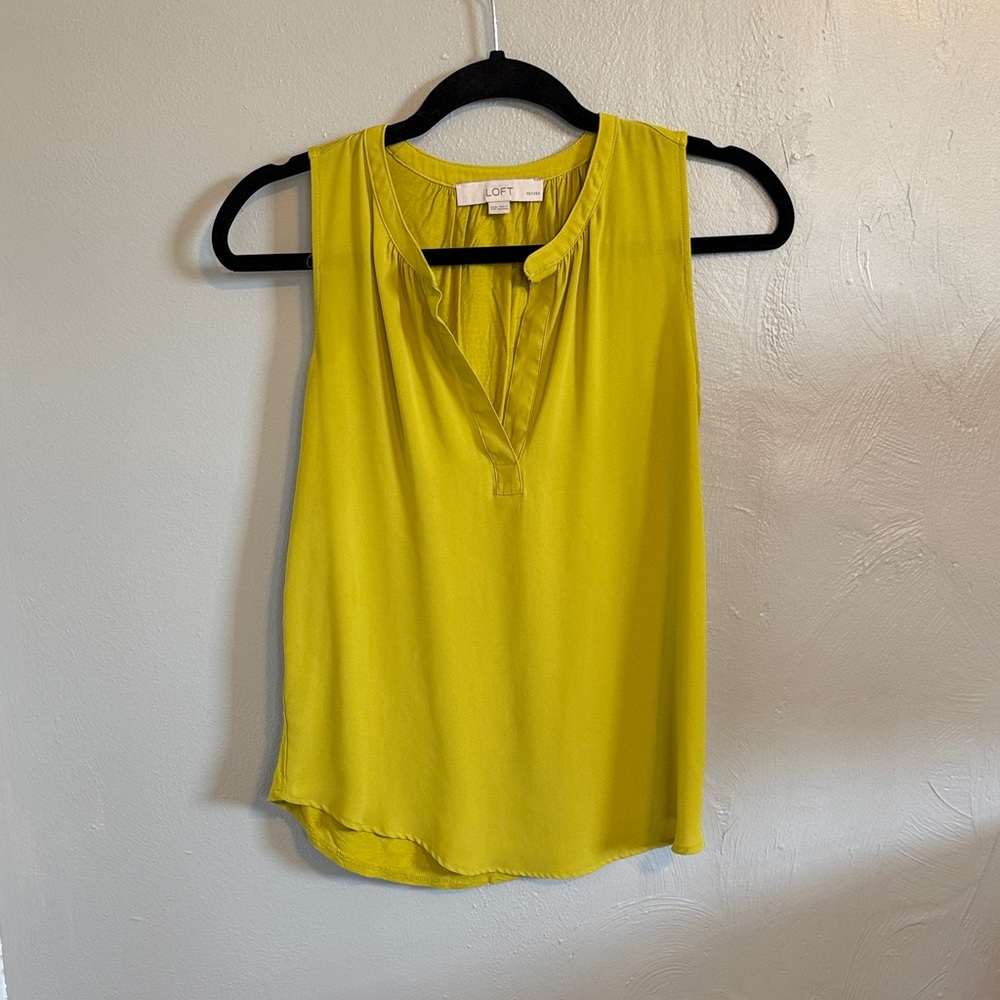 LOFT sleeveless v neck shell